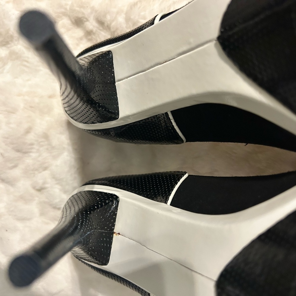 L.A.M.B. by Gwen Stefani Domino Black and White Stiletto Heels women’s size 8M - Picture 10 of 16